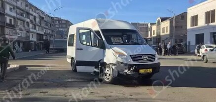 Բախվել են Երևան - Հրազդան երթուղին սպասարկող մարդատար «Գազել»-ն ու Opel-ը. կան վիրավորներ. shamshyan.com