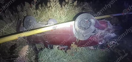 Ավտովթար՝ Արարատի մարզում․ մեքենան գլխիվայր հայտնվել է երթևեկելի գոտուց դուրս․ կան վիրավորներ