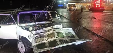 Արագածոտնի մարզում բախվել են Nissan Rogue-ն ու «ՎԱԶ 2107»-ը. կա 4 վիրավոր. shamshyan.com