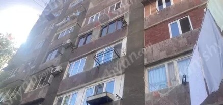 Երևանում 38-ամյա տղամարդը շենքից վայր է ընկել. բժիշկները պայքարում են նրա կյանքի համար
