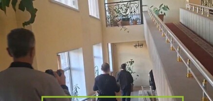 Քննիչները Գյումրիի քաղաքապետի սենյակից հեռացան, բայց ոչ դատարկաձեռն
