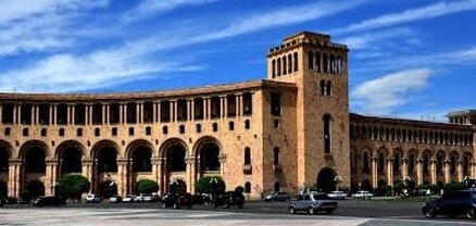 Կառավարությունը դասական աճուրդով կօտարի Հայագրոբանկի նախկին շենքը