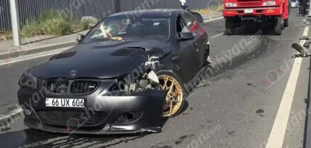 Երևանում BMW-ն կոտրել է 2 էլեկտրասյուներն ու հայտնվել ճանապարհի մեջտեղում
