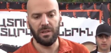 «Արդարադատությանը խոչընդոտելու» կասկածով ձերբակալվել է նաև «Անտիֆեյք»-ի լրագրող Դավիթ Ֆիդանյանը
