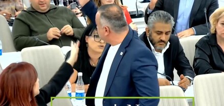 «Ոտից գլուխ դատարկաբանություն եք ասում», «մի՛ գոռա». լարված վիճակ՝ ավագանու նիստում