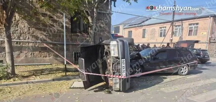 Արմավիր քաղաքում բախվել են 2 «Mercedes»-ները, որոնցից մեկը կողաշրջվել է և բախվել ծառին․ կա վիրավոր․ shamshyan.com