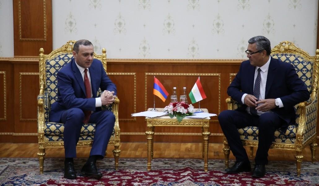 Հայաստանի ԱԽ քարտուղարը Տաջիկստանի գործընկերոջը ներկայացրել է հայ- ադրբեջանական սահմանին առկա իրավիճակը