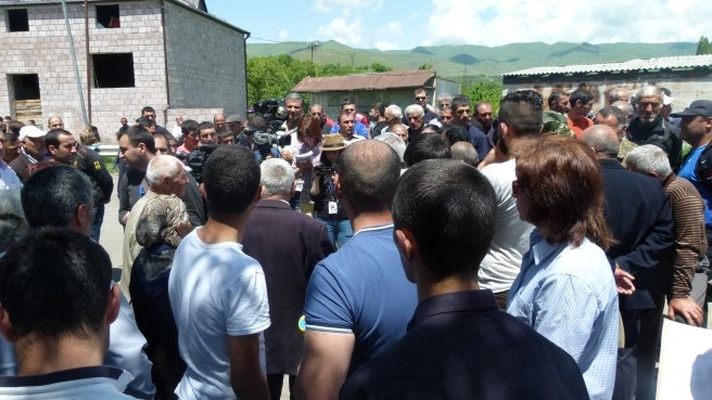 Արմավիրցիները փակել էին Երևան–Արմավիր ճանապարհը․ Պատճառը՝ ոռոգման ջուրը