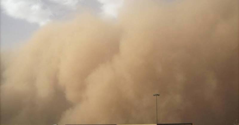 Անապատներից եկող օդային զանգվածներն իրենց հետ նաև անապատային փոշի էին բերել