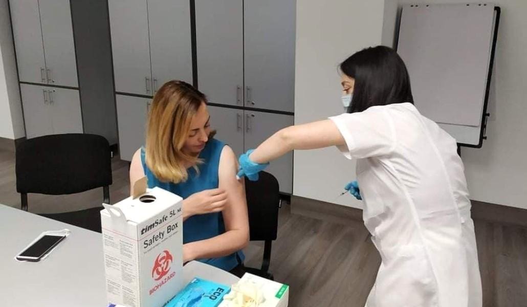 Լենա Նազարյանը չինական պատվաստանյութի երկրորդ դեղաչափն է ստացել