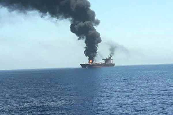 Օմանի ծոցում հրդեհվել ու խորտակվել է Իրանի ռազմածովային նավատորմի ամենամեծ նավը