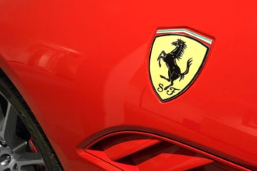 Ferrari-ն շքեղ հագուստի նոր շարք է թողարկել և ռեստորան է բացել