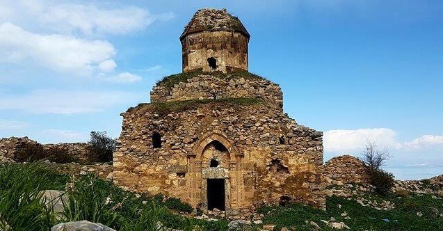 Վանի Սուրբ Թովմաս հայկական լքյալ վանքը վերածվել է ախոռի