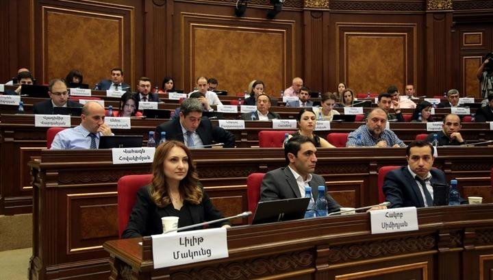 Հապշտապ օրենքներ են ընդունում․ Հրապարակ