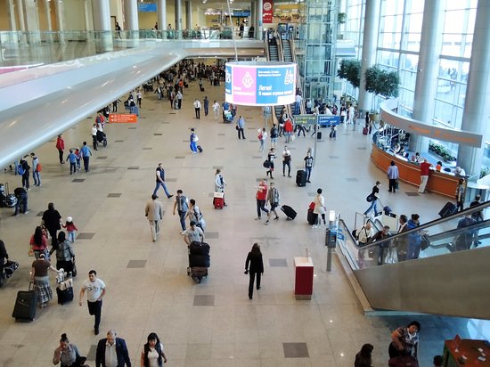 «Դոմոդեդովո» օդանավակայանում անհայտ անձինք լազերով կուրացրել են   օդաչուին: