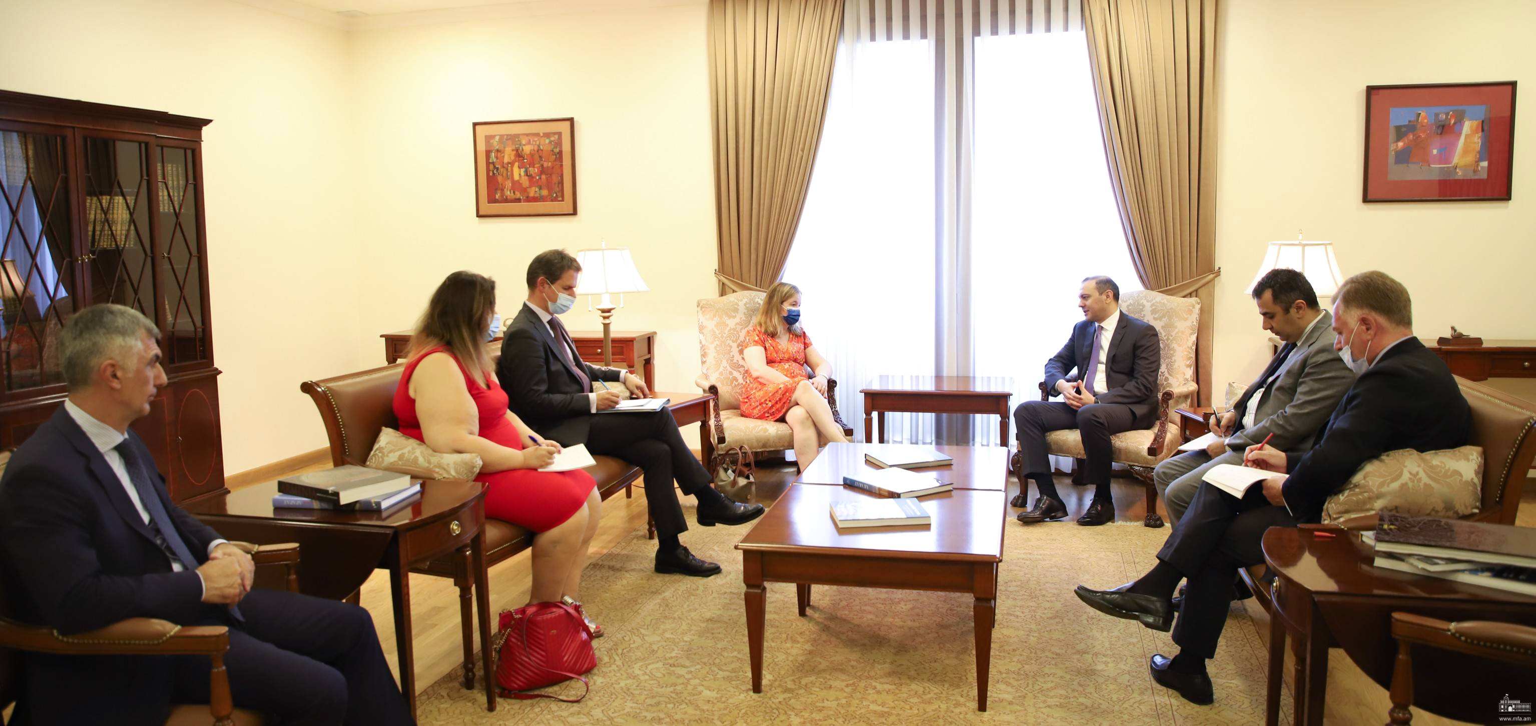 Արմեն Գրիգորյանը հանդիպել է Նատալի Լուազոյի հետ