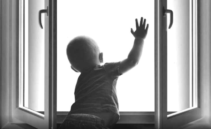 Նովոկուզնեցկում անցորդը բռնել է պատուհանից ընկնող երեխային