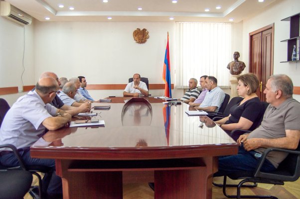 Տավուշի մարզպետ Հայկ Ղալումյանն այսօր աշխատանքային խորհրդակցություն է անցկացրել 