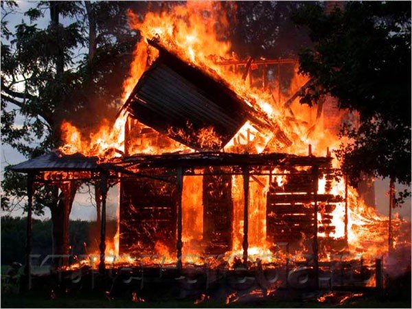 Էջմիածին քաղաքում այրվել է վագոն-տնակ