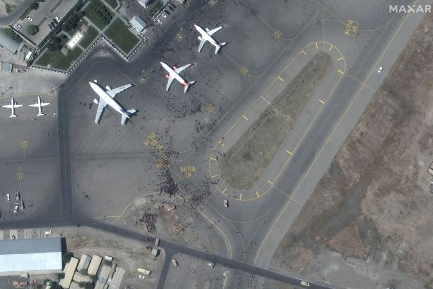 Հրապարակվել են Քաբուլի օդանավակայանում տիրող քաոսի արբանյակային լուսանկարները