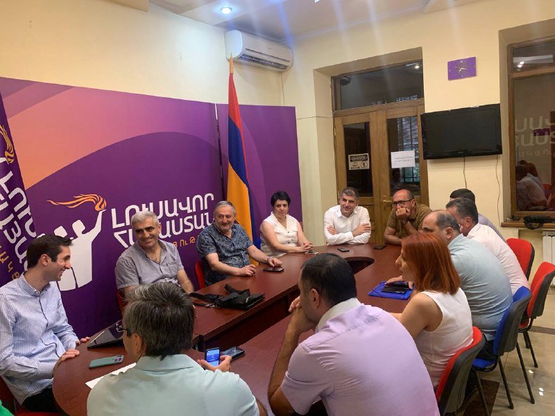Տեղի է ունեցել Լուսավոր Հայաստան կուսակցության կառավարման խորհրդի նիստը