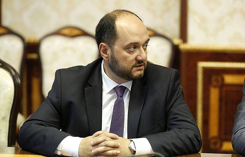 Հոգի չկանչել ու «լայքել» վարչապետին՝ ԿԳՄՍՆ «կրթական» նոր քաղաքականությունը 