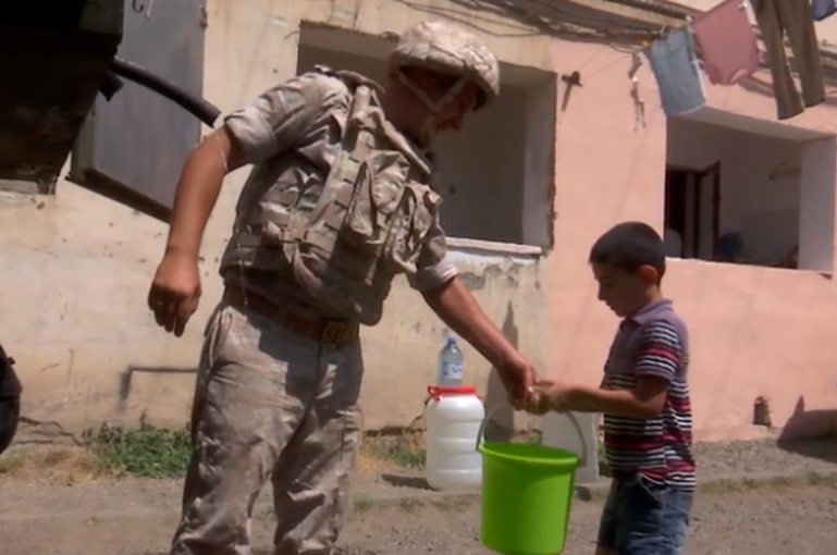 Ռուս խաղաղապահները խմելու ջրով ապահովել են Լեռնային Ղարաբաղի ավելի քան 1500 բնակչի. ՌԴ ՊՆ