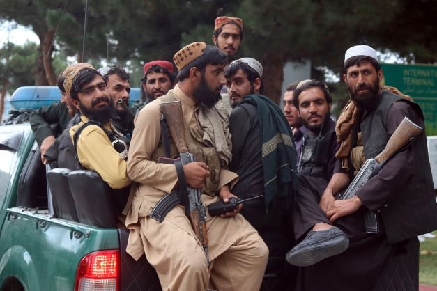 Զինվորականներին, ոստիկաններին, ԻՊ անդամներին և առանց մորուքի մարդկանց Թալիբանի շարքերը չեն ընդունի