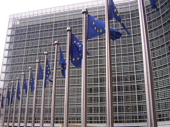 Եվրահանձնաժողովը ԵՄ դատարանին կոչ է արել պատժամիջոցներ սահմանել Լեհաստանի դեմ