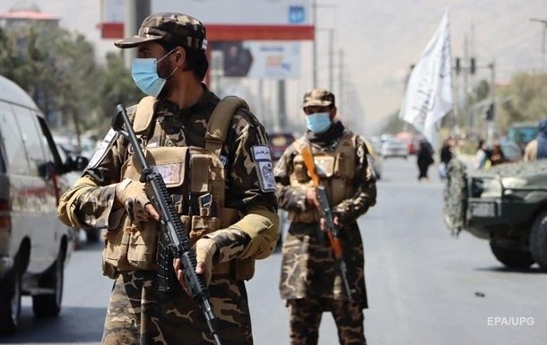 Աֆղանստանում թալիբները նախագահական պալատի վրա բարձրացրել են իրենց դրոշը