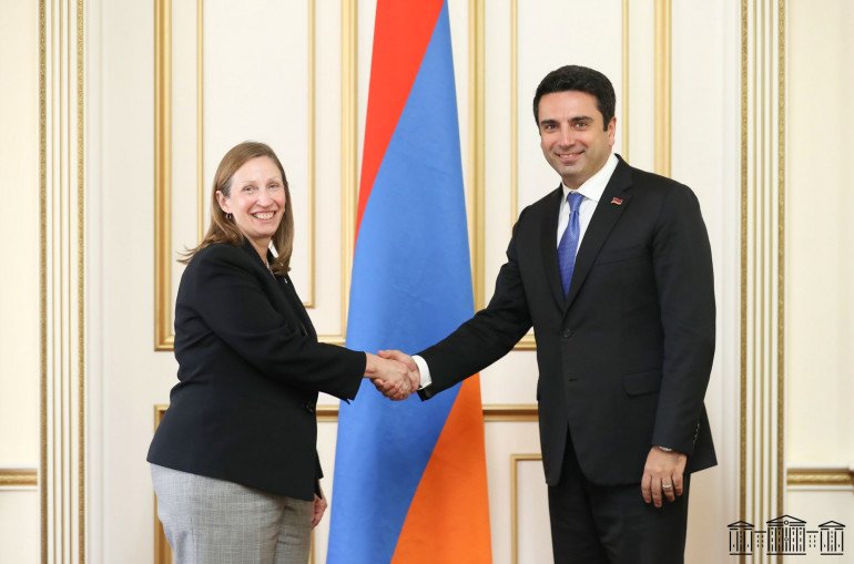 Ալեն Սիմոնյանը ընդունել է ԱՄՆ դեսպանին