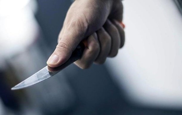 Նիդերլանդներում տղամարդը դանակով հարվածել է երկու մարդու եւ պատշգամբից կրակոց արձակել