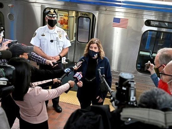 ԱՄՆ-ում գնացքի ուղևորները հեռախոսներով նկարահանել են կնոջ բռնաբարությունը