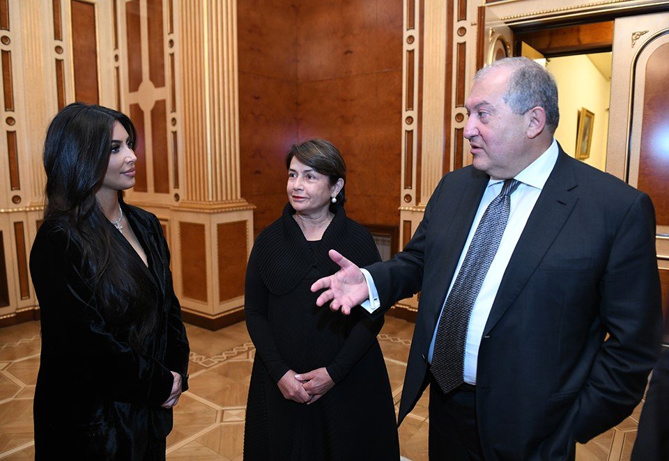 Արմեն Սարգսյանը շնորհավորել է Քիմ Քարդաշյանին
