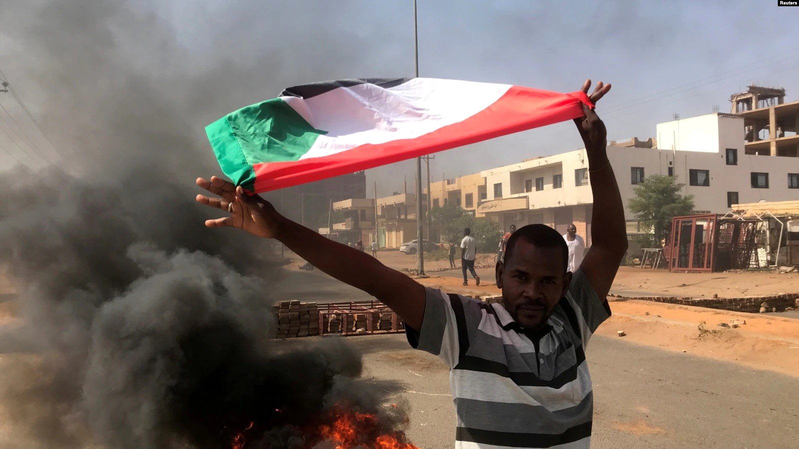 Զինվորականների կողմից կալանավորված Սուդանի վարչապետը վերադարձել է նստավայր