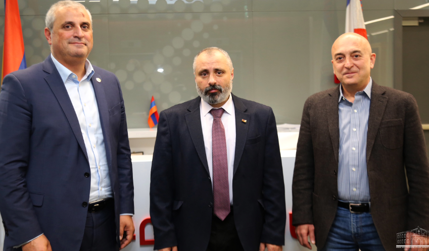 Արցախի ԱԳ նախարարն այցելել է ՀԲԸՄ գրասենյակ