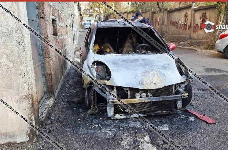 Արտակարգ դեպք՝ Երևանում. շենքի բակում կայանված Nissan March-ում բռնկված կրակի հետևանքով այն վերածվել է մոխրակույտի. shamshyan.com