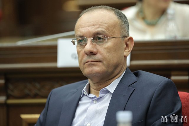 Պատկան մարմինները երկար քննարկում են՝ տա՞լ Օհանյանին այդ «դոպուսկը», թե՞ ոչ․ Հրապարակ