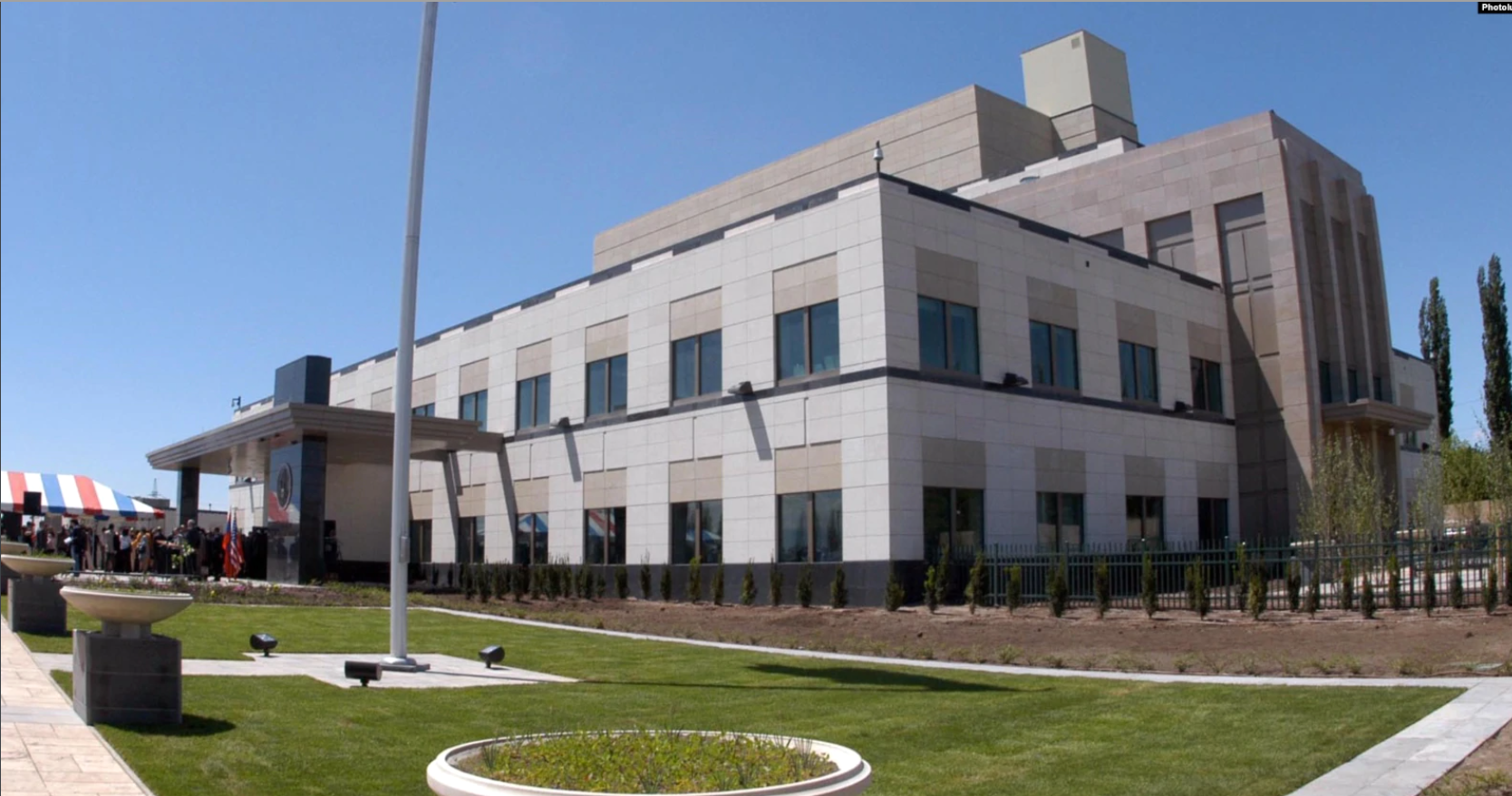 Դիվանագիտական սկանդալ․ Հրապարակ