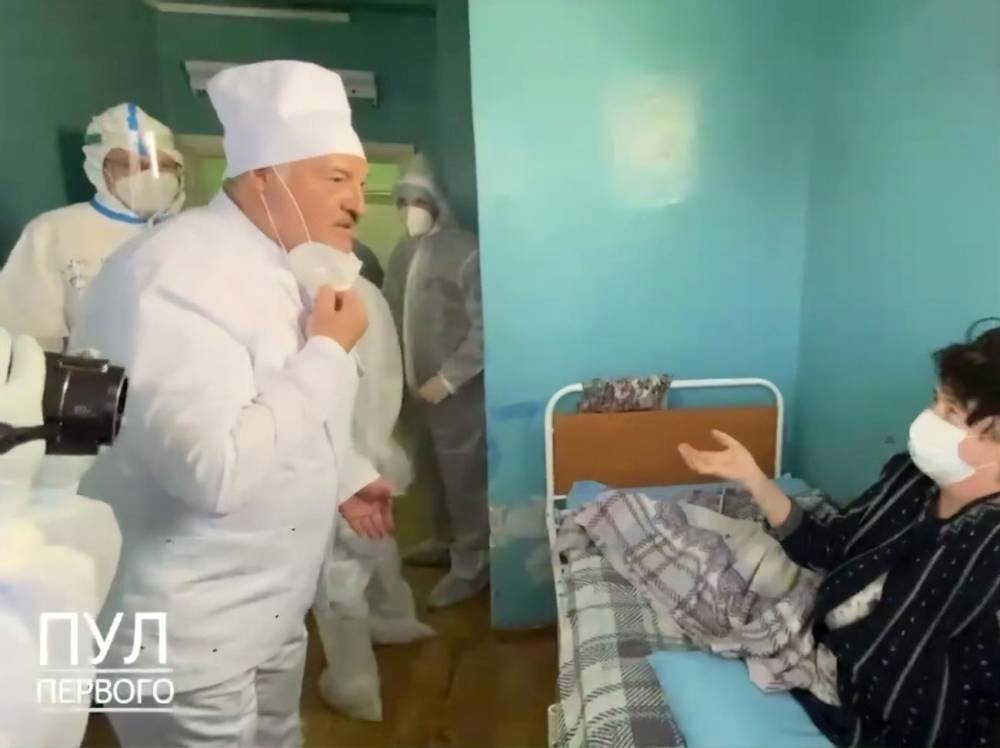 Լուկաշենկոն մտել է հիվանդանոցի կարմիր գոտի և հանել բժշկական դիմակը