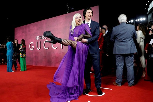 Լեդի Գագան կրկին ցնցել է հանդիսատեսին իր արտաքինով՝ «Gucci-ի տունը» ֆիլմի պրեմիերային  