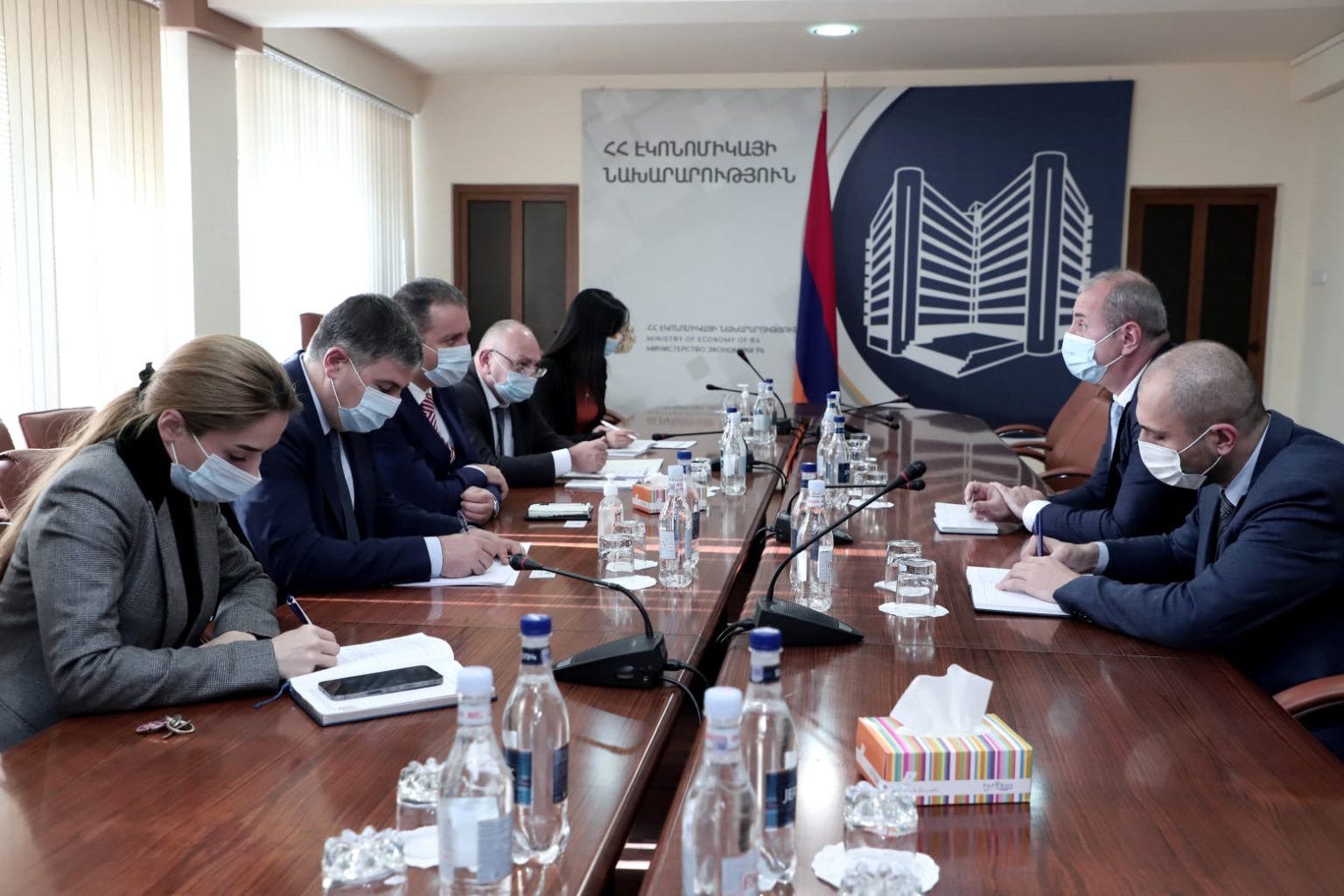 ՀՀ էկոնոմիկայի նախարարն ընդունել է Հայաստանում Վրաստանի գործերի ժամանակավոր հավատարմատարին