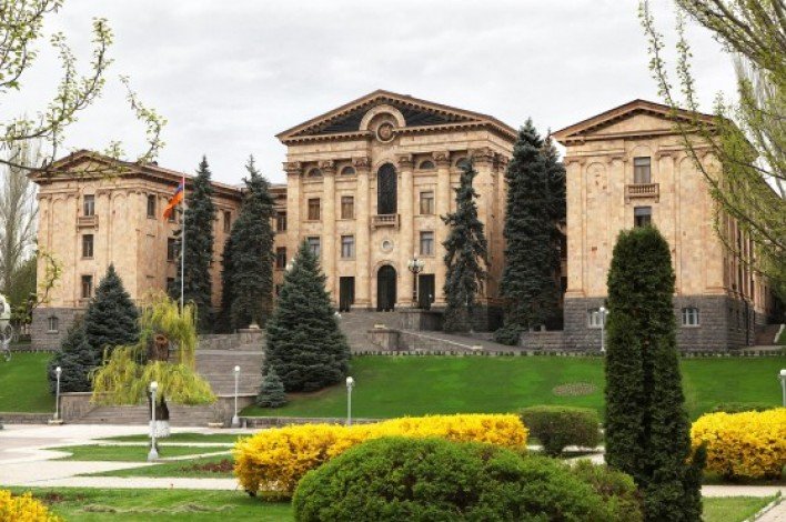 Ազգային ժողովում կկայանա Բեն Պողոսյանի ստեղծագործությունների ցուցահանդեսը