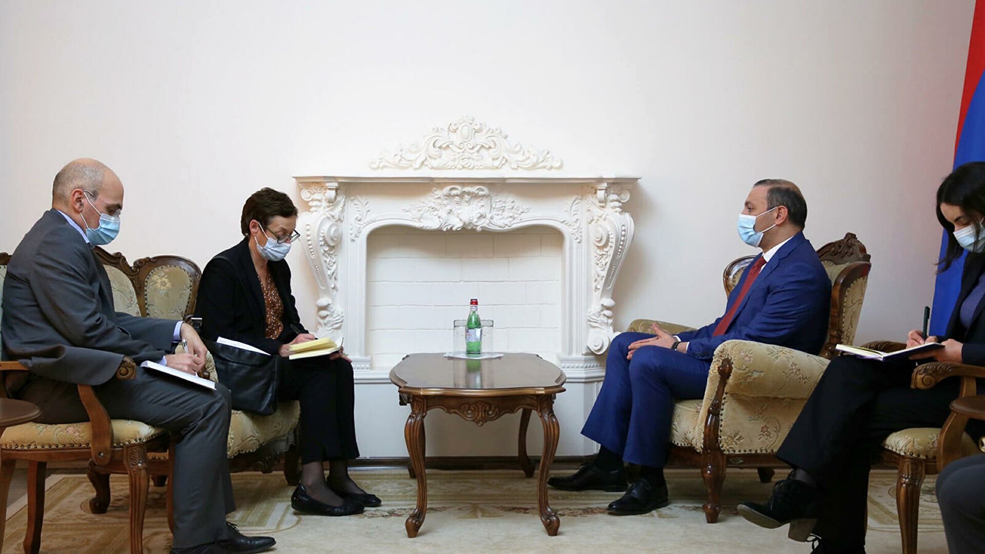 ԱԽ քարտուղարը Ֆրանսիայի դեսպանի հետ խոսել է ադրբեջանական ԶՈւ-ի` Հայաստան ներխուժելու մասին
