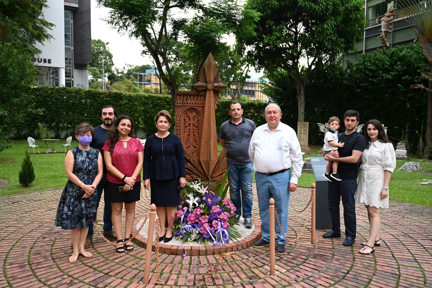 Նախագահ Սարգսյանն այցելել է Սինգապուրի հայկական ամենահին՝ Սուրբ Գրիգոր Լուսավորիչ եկեղեցի