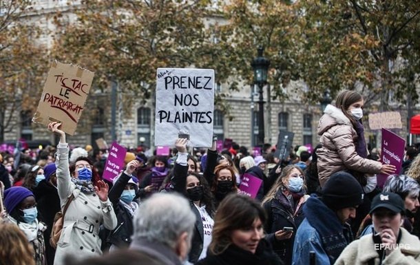 Ֆրանսիայում բողոքի ալիք է բարձրացել կանանց նկատմամբ բռնությունների դեմ 