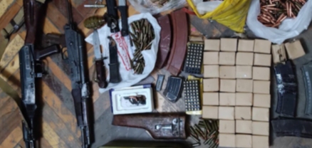 Ոստիկանության Արմավիրի բաժնի ծառայողները մի ամբողջ զինանոց են հայտնաբերել. կան ձերբակալվածներ (տեսանյութ)