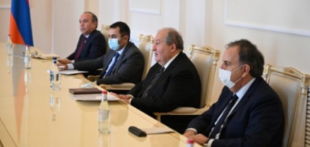 Արմեն Սարգսյանն ընդունել է Պաղեստինից ժամանած պատվիրակությանը