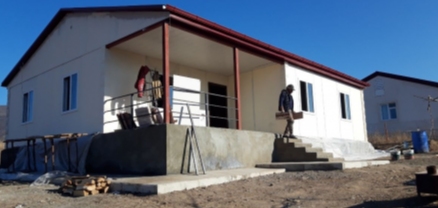 Արցախի Նորագյուղ համայնքում ավարտին են մոտենում արագ հավաքովի բնակելի տների կառուցման աշխատանքները