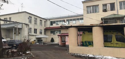 Նորքի ինֆեկցիոն հիվանդանոցի աշխատակիցները բողոքի ակցիա են անում